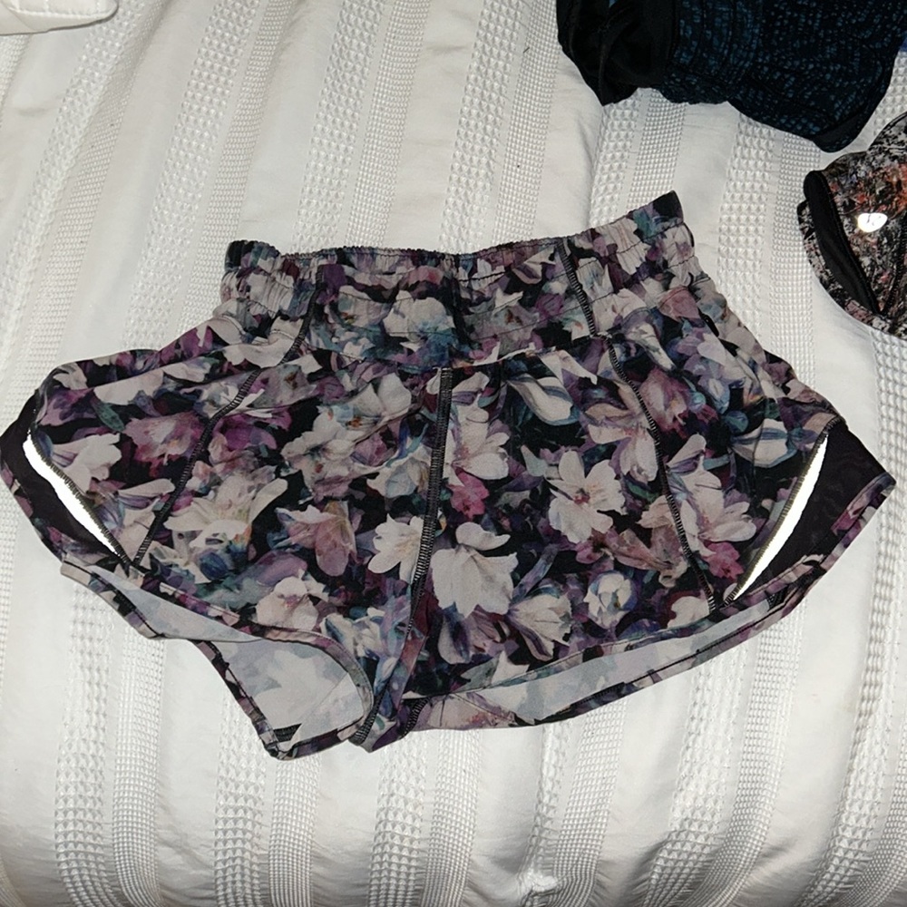 Lululemon patterned hotty hot shorts